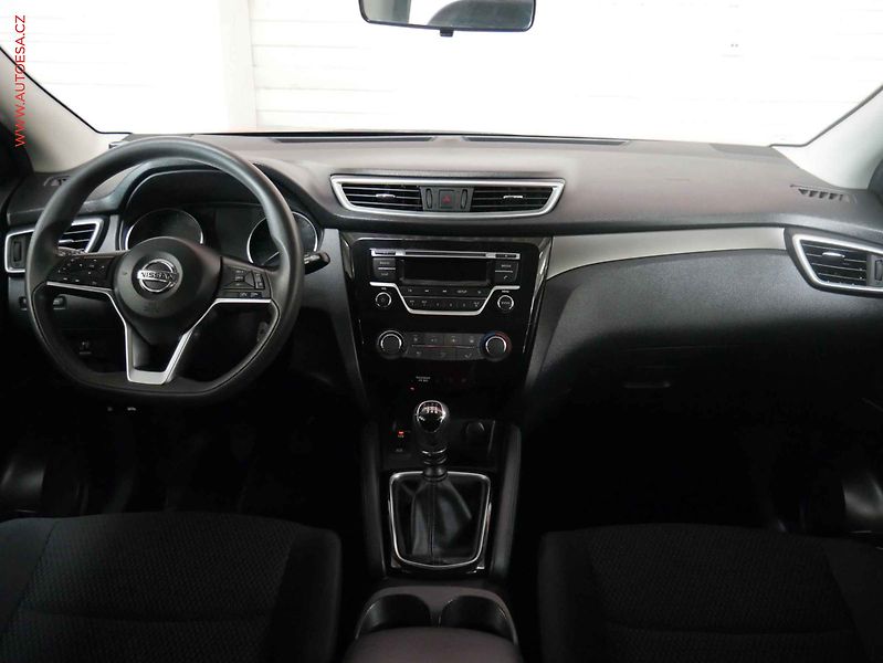 Nissan Qashqai (2020) 1.3 DIG-T, ČR, AC, temp - fotka 8 z 14