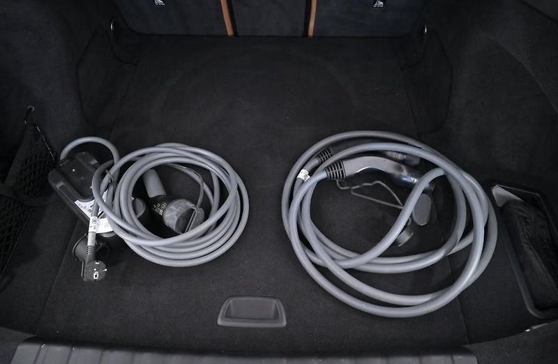 BMW i4 M50 xDrive GC SoH 96% Hnědý in - fotka 15 z 19