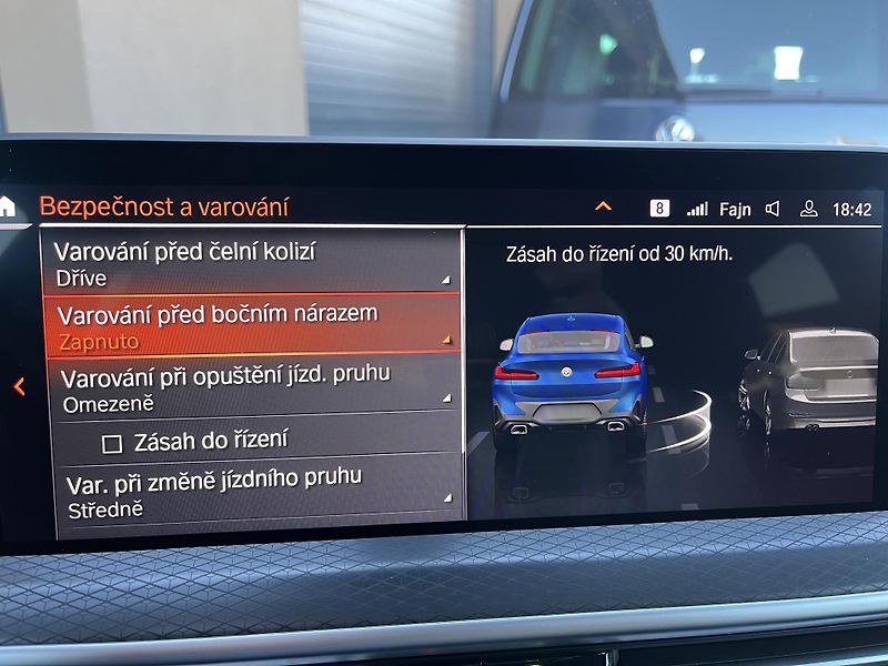 BMW X4 (2024) 3.0xD ///M 210Kw,webasto,ACC - fotka 36 z 51