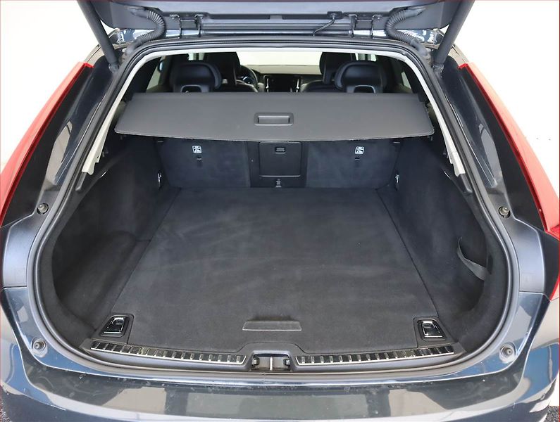 Volvo V90 (2018) D3, Serv.kniha, Kůže, Navi - fotka 14 z 21