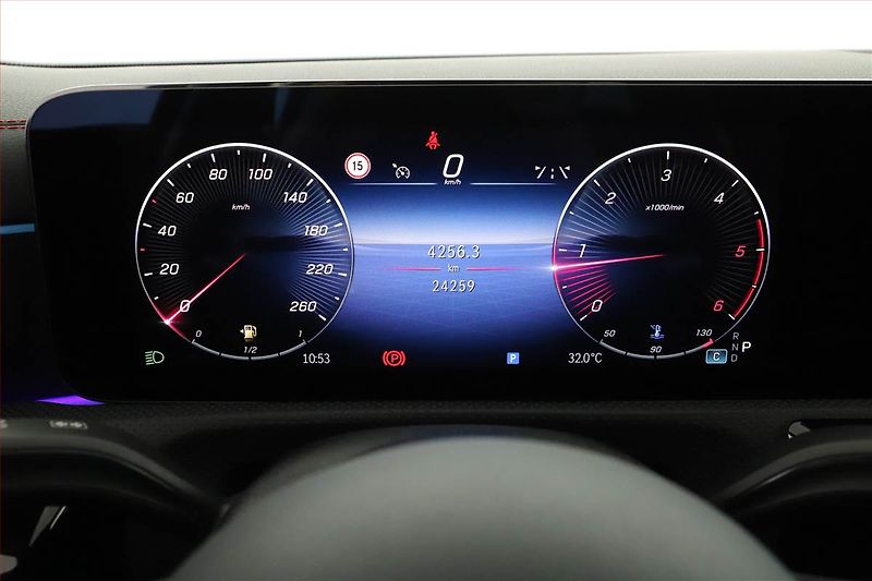 Mercedes-Benz CLA (2024) 200 d - fotka 8 z 21