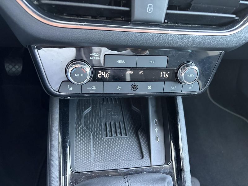 Škoda Scala 1.0TSI 85kW TOP SELECTION 6M - fotka 20 z 23