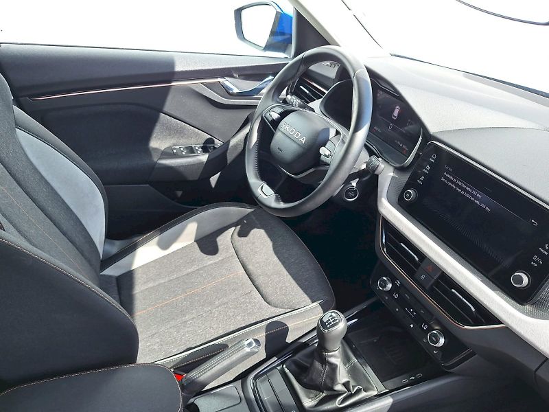 Škoda Kamiq (2025) 1.0 TSI / 85 kW / 6MP / TOP SE - fotka 22 z 31