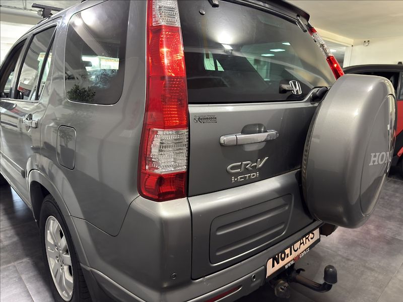 Honda CR-V 2,2   CTDI 4X4 EXCLUSIVE TZ - fotka 28 z 32