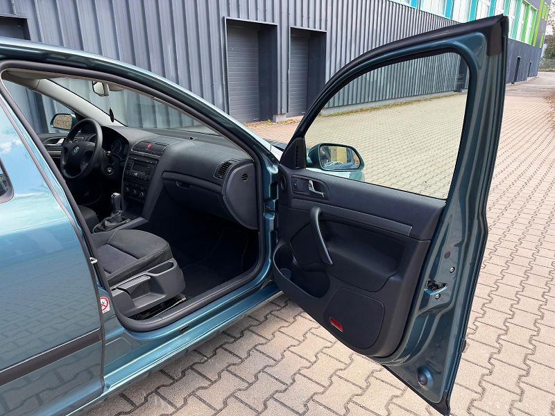 Škoda Octavia 1.9TDI 1.majitel / bez koroze - fotka 20 z 27