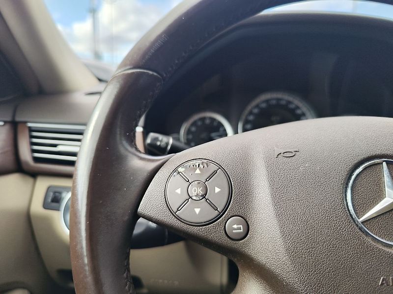 Mercedes-Benz Třídy E E250 CDI/150kW Elegance AT - fotka 21 z 33