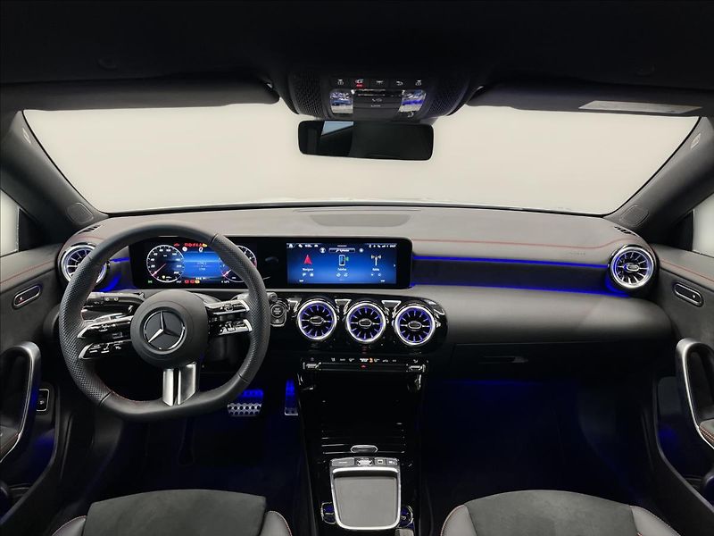 Mercedes-Benz CLA Třída 200 Shooting Brake AMG S - fotka 13 z 22