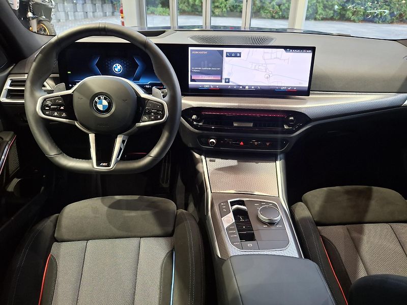 BMW Řada 3 320d xDrive Touring M-Sport - fotka 11 z 29