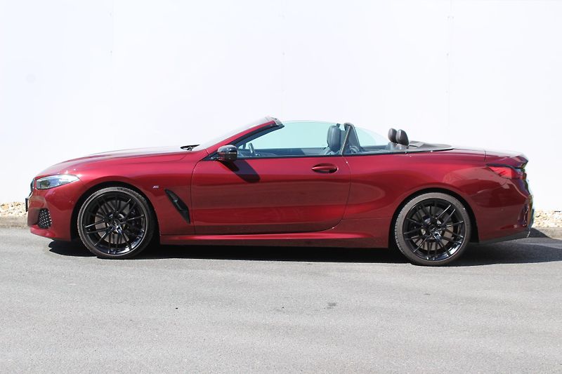 BMW Řada 8 840i xDrive Convertible - fotka 9 z 27