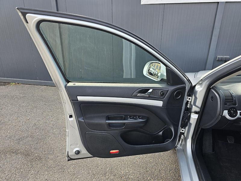 Škoda Octavia 1.2 TSI 77kW SPORT EDITION - fotka 18 z 42