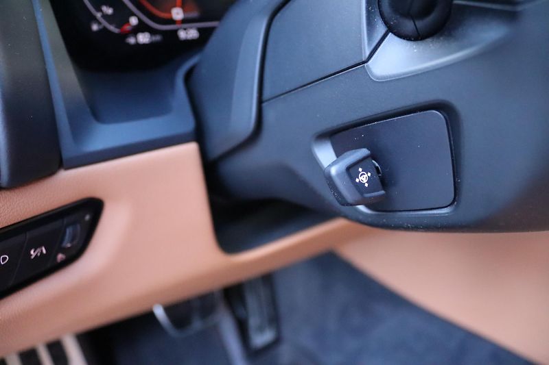 BMW Řada 8 BMW M850i xDrive Coupe - fotka 57 z 60