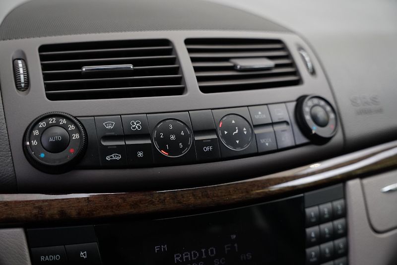 Mercedes-Benz Třídy E - fotka 18 z 24
