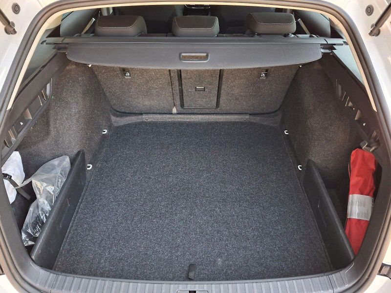 Škoda Octavia (2022) Combi Style Plus DSG 1,5TSi 11 - fotka 8 z 34