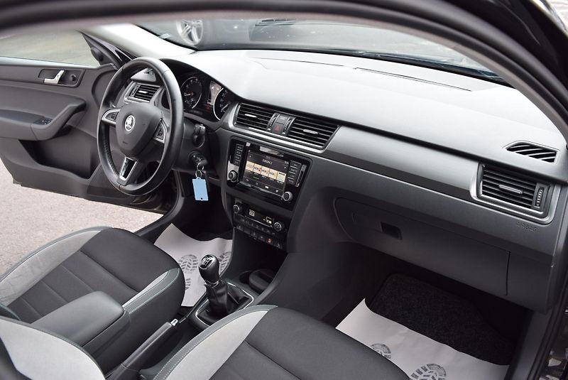 Škoda Rapid (2016) 1.2TSI 81kw ED. JOY XEN TAŽNÉ - fotka 35 z 45