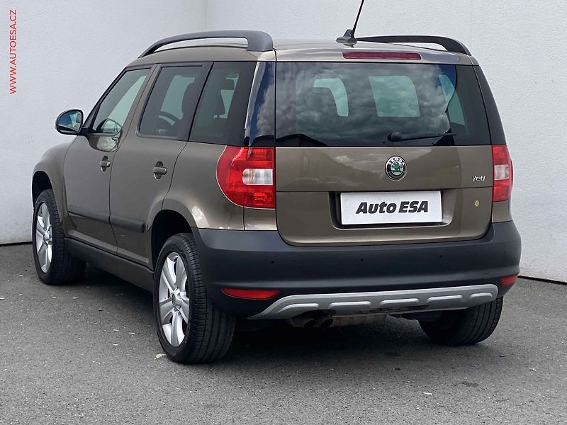Škoda Yeti (2013) 2.0 TDi 4x4, ELE, DSG, bixen - fotka 7 z 20