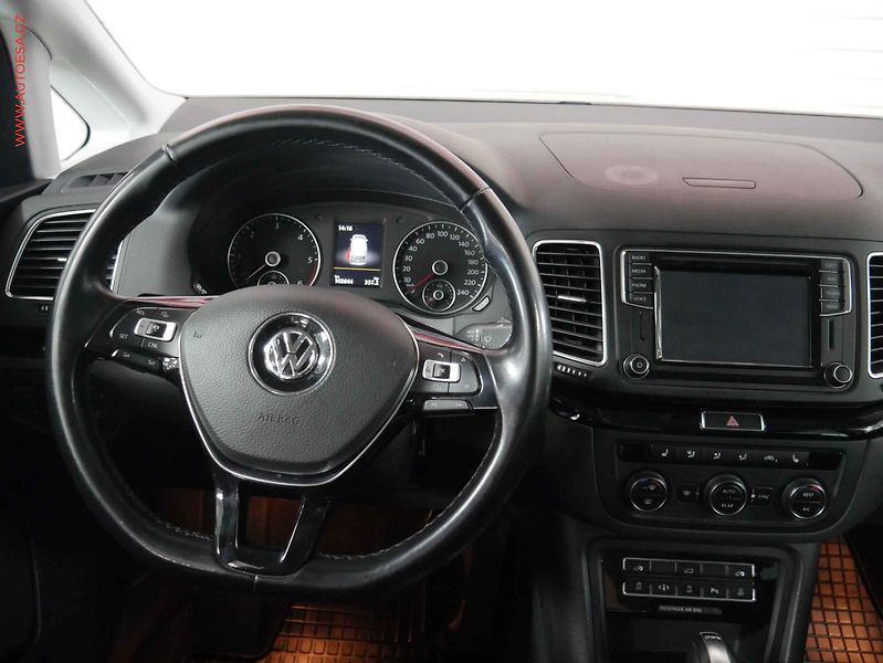 Volkswagen Sharan (2017) 2.0 TDi 4x4, 7míst, 2.maj,ČR - fotka 11 z 25