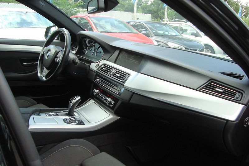 BMW Řada 5 (2013) 535d Xdrive,M-paket,S.kniha - fotka 45 z 73