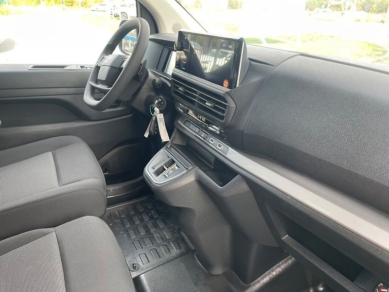 Toyota ProAce L2 - Full Electric (75kWh) 136 - fotka 8 z 9