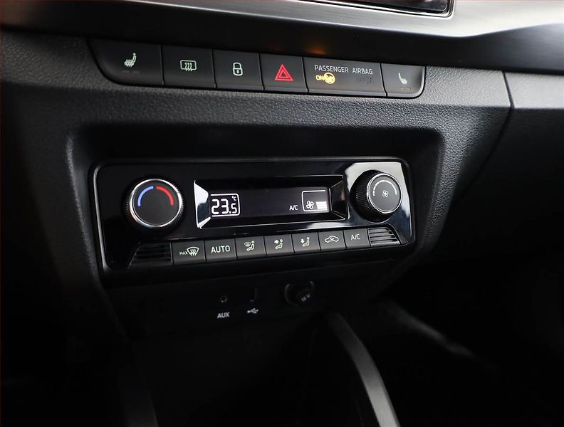 Škoda Fabia (2018) Style 1.0 TSI, Park. senzory - fotka 9 z 18