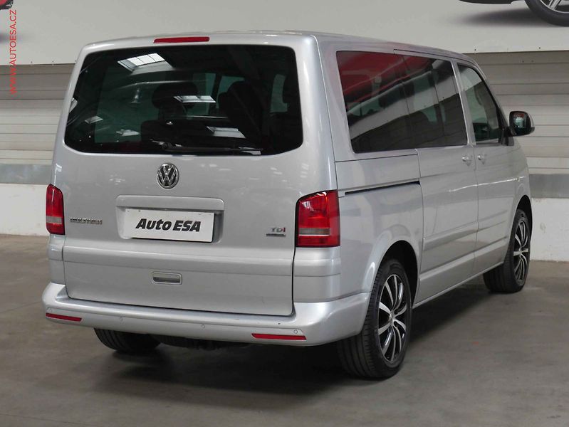 Volkswagen Multivan (2015) 2.0 TDi, Comfortline, navi - fotka 6 z 21