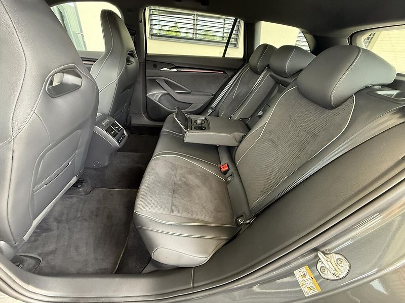 Škoda Superb DSG 4M 2,0TDi 142kW SportLine - fotka 23 z 25