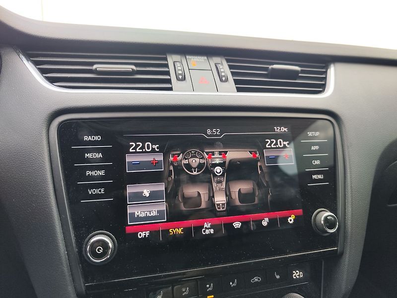 Škoda Octavia 2.0 TSI/140kW Style DSG - fotka 19 z 32