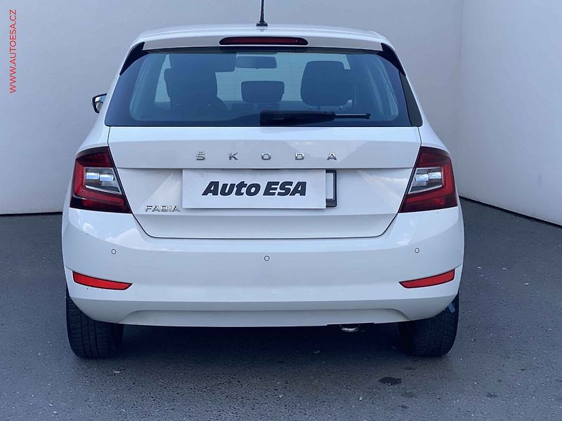 Škoda Fabia (2021) 1.0 TSi, 2.maj,ČR, Ambition - fotka 5 z 18