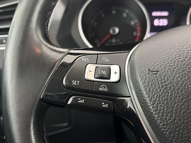 Volkswagen Tiguan Trendline DSG - fotka 22 z 27
