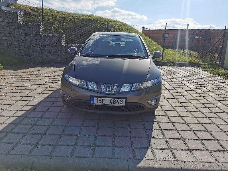 Honda Civic (2006) Nejvyšší výbava Executive  - fotka 2 z 17