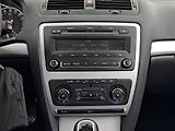 Škoda Octavia (2012) 1.6 TDI, Serv.kniha, po STK - náhled 12