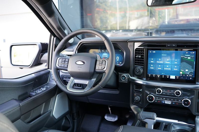 Ford F-150 (2026) Lariat 5,0 298 kW - fotka 30 z 56