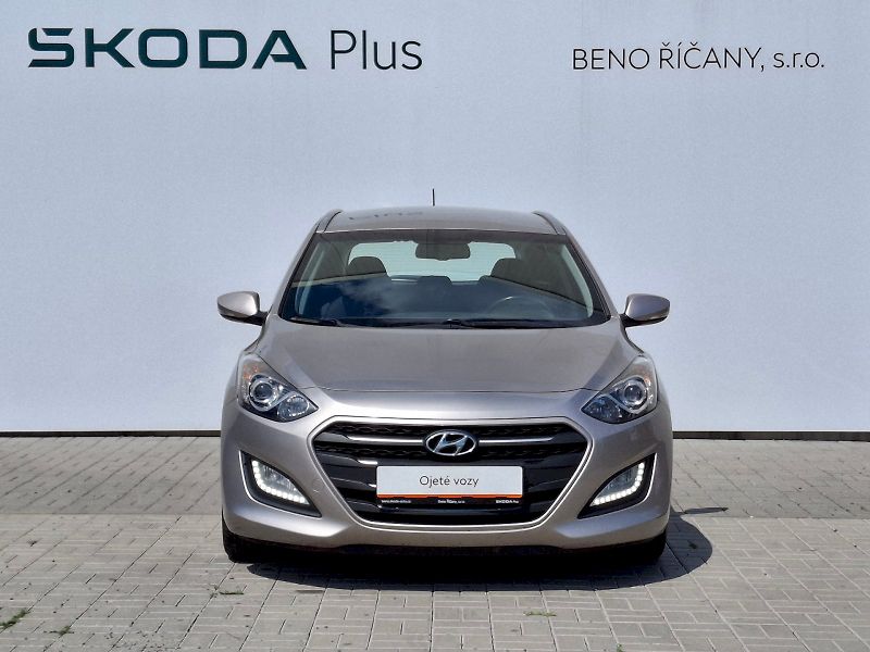 Hyundai i30 (2015) Kombi - fotka 4 z 31
