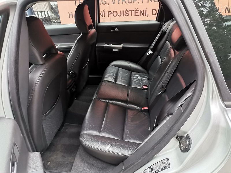 Volvo V50 (2005) 2.0d 100kw AC Tempomat Tažné - fotka 18 z 25