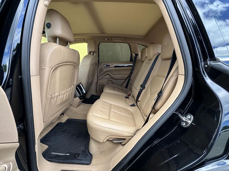 Porsche Cayenne (2012) 3.0 V6 TDI/180kW * ČR *2.Maj.  - fotka 29 z 41