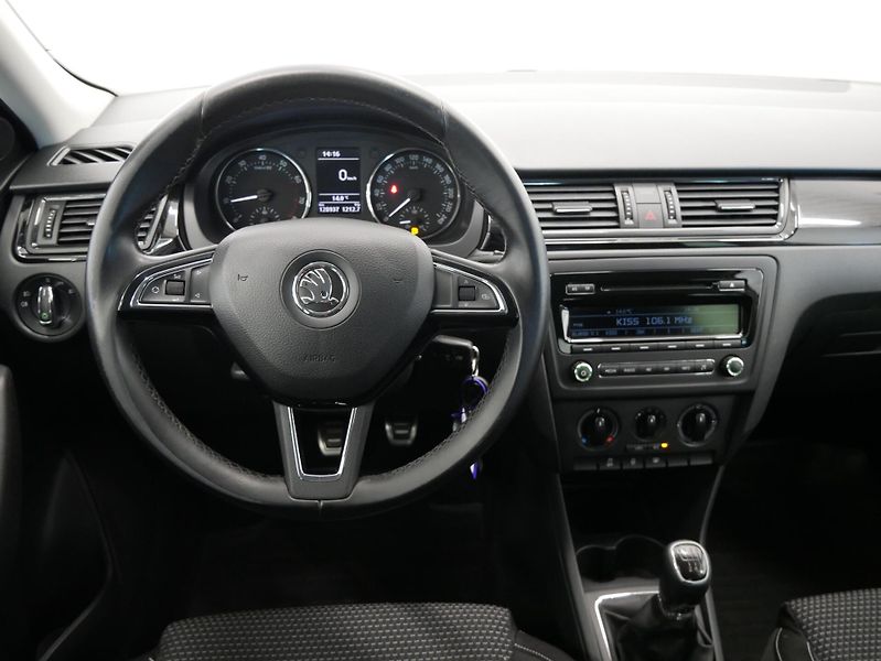 Škoda Rapid - fotka 17 z 23
