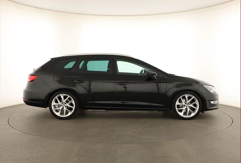 Seat Leon (2015) 1.4 TSI, Automat, Serv.kniha - fotka 6 z 17
