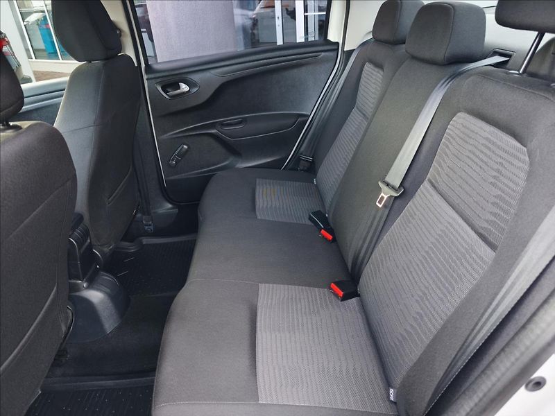 Peugeot 301 1,2 PureTech Allure - fotka 18 z 21