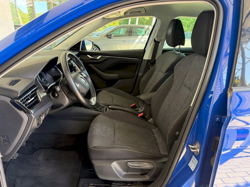 Škoda Kamiq (2021) Ambition 1.0 TSI / 70 kW M5 - fotka 6 z 25
