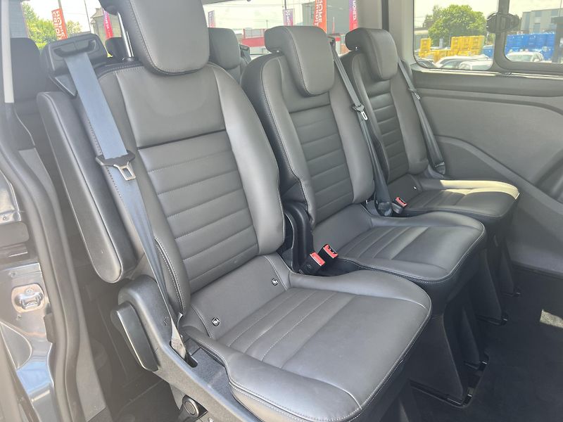 Ford Tourneo Custom 2.0TDCi 8MÍST AUTOMAT odp.DPH - fotka 36 z 46