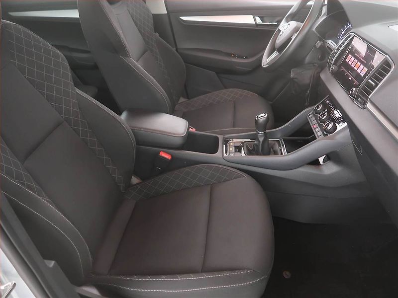Škoda Karoq (2020) 1.6 TDI, Navi, Tempomat - fotka 9 z 20