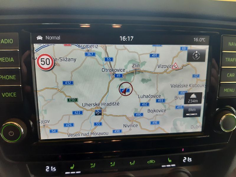 Škoda Octavia RS 2.0 TDI COMBI NAVI - fotka 12 z 28