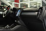Volvo XC40 D4 AWD Momentum PilotAs/360°/P - náhled 26
