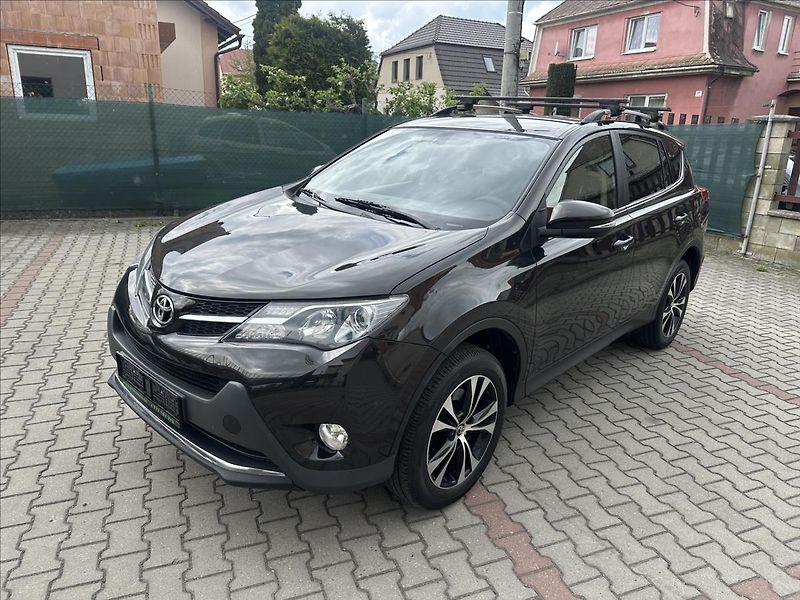 Toyota RAV4 2,0 4x4 TAŽNÉ - fotka 9 z 24