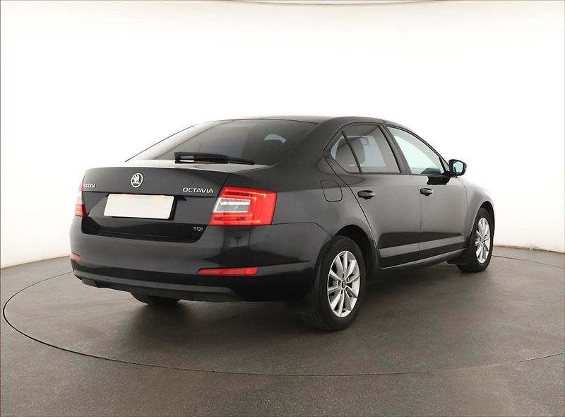 Škoda Octavia (2013) 1.6 TDI, Automat, Tempomat - fotka 5 z 16