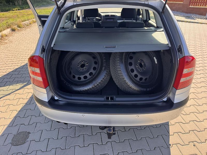 Škoda Octavia (2008) 2.0TDI 103Kw Ambition - Xenony - fotka 15 z 17