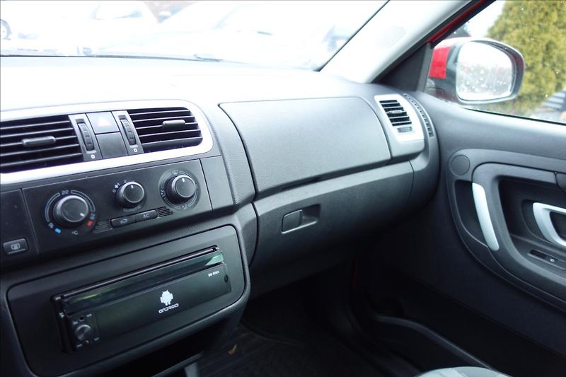 Škoda Fabia 1,2 i,ČR,2 MAJ.,SERV.KN.,KLIMA - fotka 29 z 44