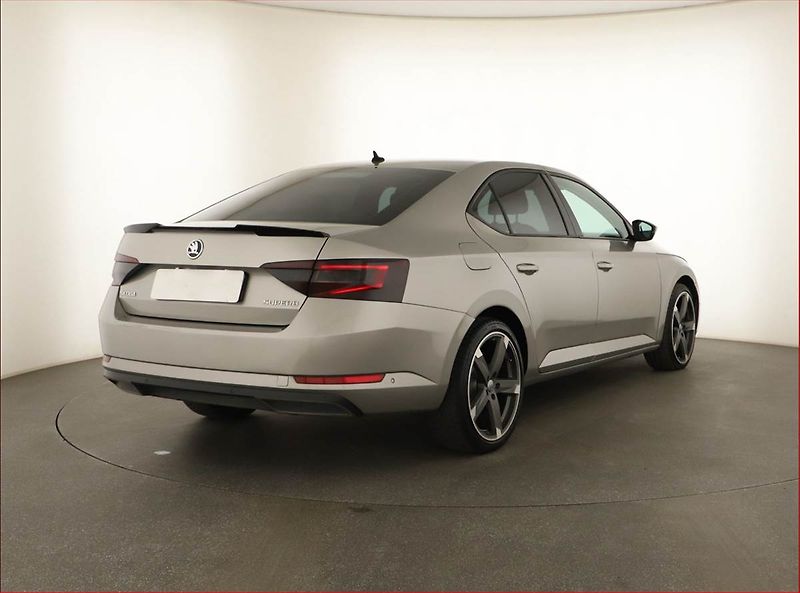 Škoda Superb (2015) 2.0 TDI, Automat, Navi - fotka 5 z 16