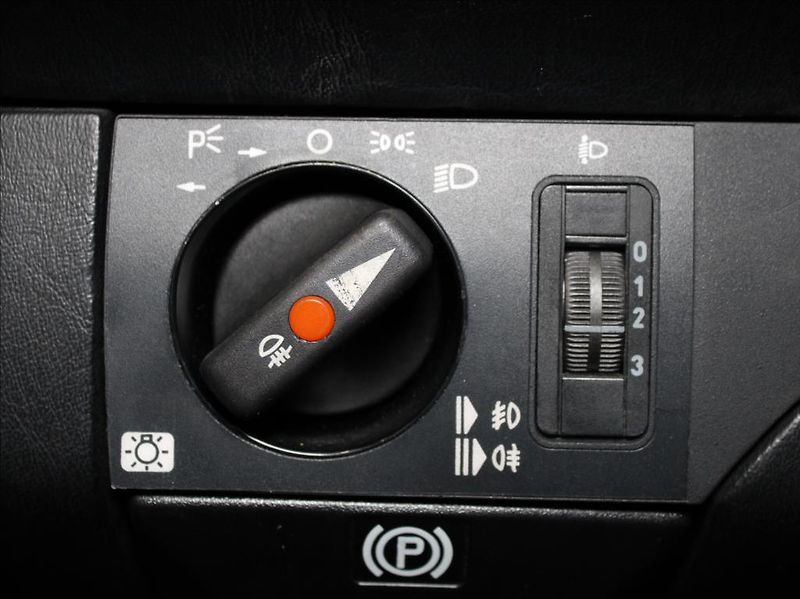 Mercedes-Benz Třídy E 230 97kW 4AT 171tkm.   2,3 - fotka 11 z 17