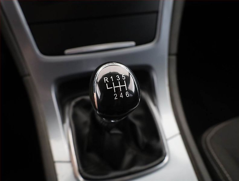 Ford Mondeo (2011) 2.0 TDCi, Serv.kniha, nová STK - fotka 12 z 14