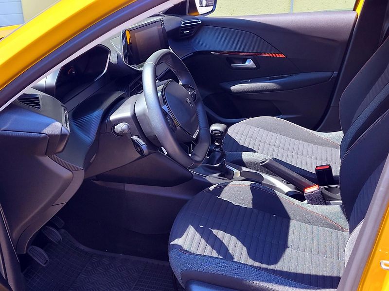 Peugeot 208 Active Pack S&S SERV.KNIHA     - fotka 25 z 39